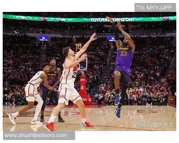 休斯敦火箭队与鹈鹕展开激烈对决谁能在NBA赛场上笑到最后